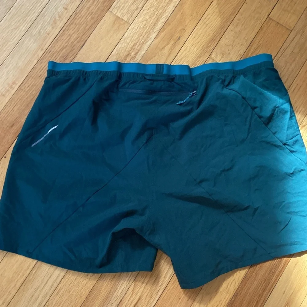 Salomon shorts men’s XL green teal